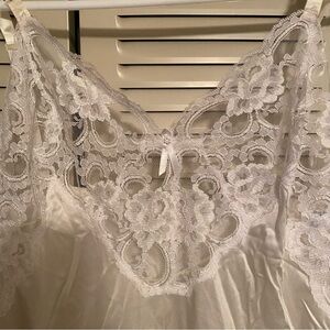 Lorraine size 36 tall slip off white